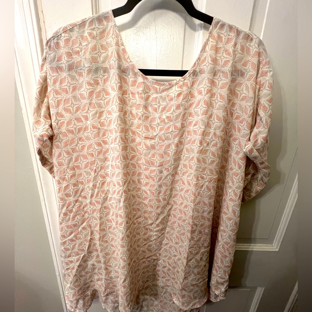 Maurice’s zip back blouse size 3x